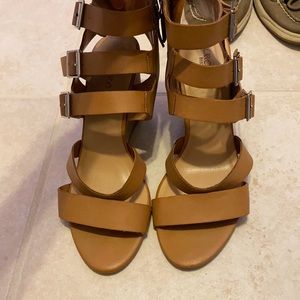 Crown vintage tan wedges with silver buckles. Size 8.5.